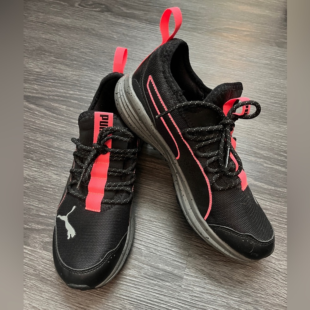 New Puma Women’s Black and Pink Athletic Sneakers
